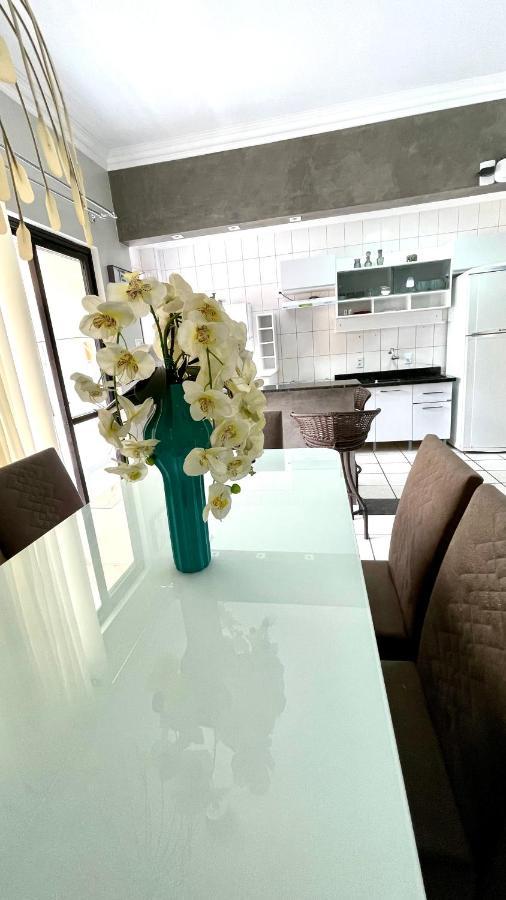 Apto Bromelias - Meia Praia Apartment อิตาเปมา ภายนอก รูปภาพ